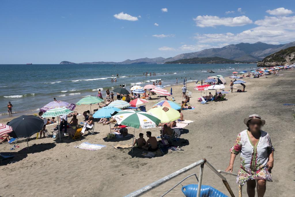 Livingapple Beach Minturno Esterno foto