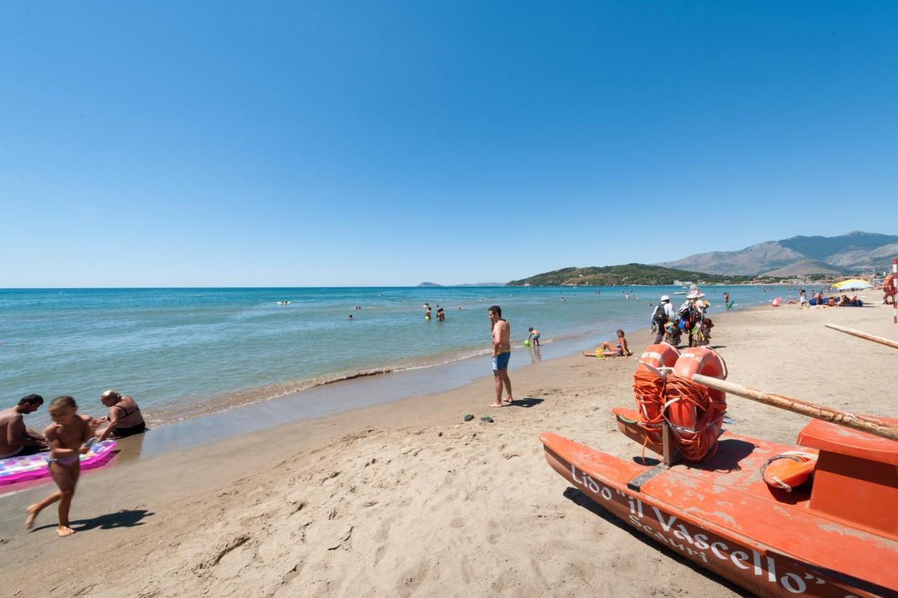 Livingapple Beach Minturno Esterno foto